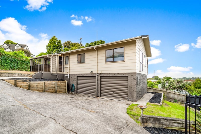 19B CASSANDRA GR, Totara Vale, Auckland3 - Carousel 1