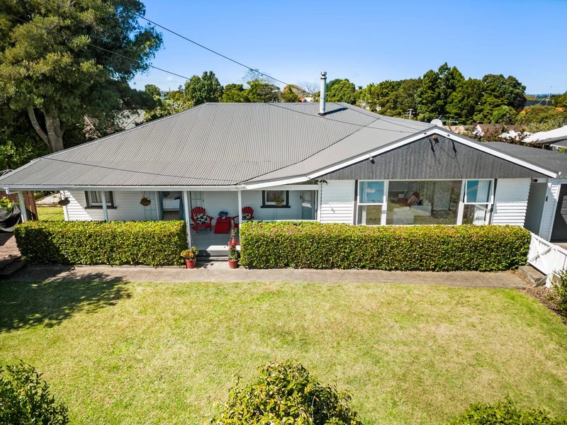 1 Kelvyn Grove, Hillpark, Auckland - Carousel 10