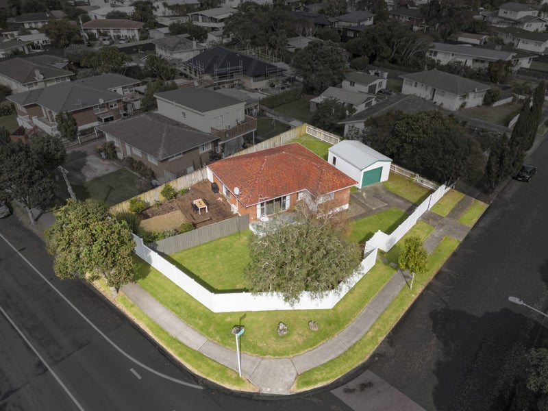 2 Kea Place, Mangere Bridge, Auckland - Carousel 1