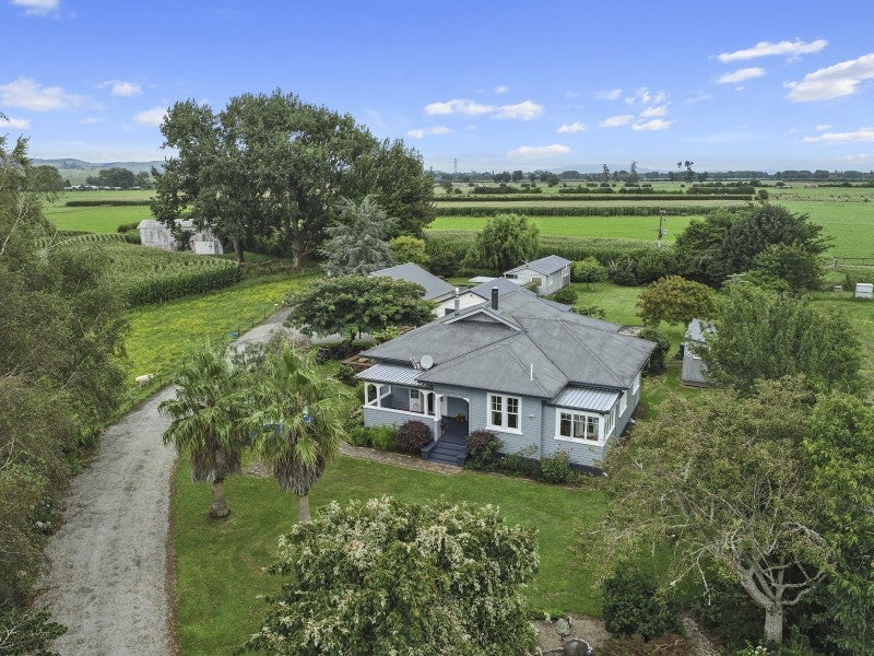 1158B State Highway 26, Eureka, Hamilton - Carousel 2