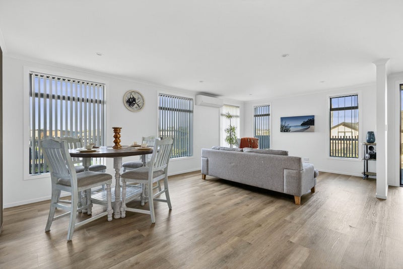 53 Pragma Rise, Rototuna North, Hamilton - Carousel 1