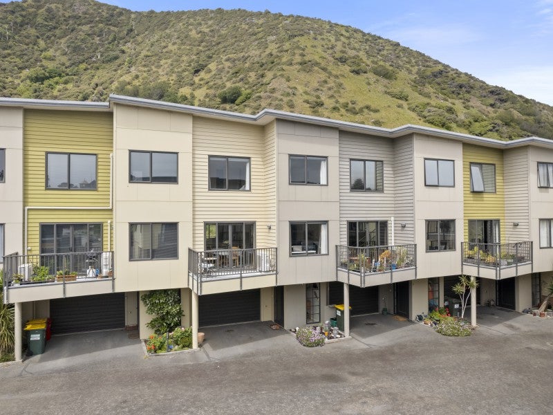 6/6 Wellington Road, PAEKAKARIKI, Paekakariki - Carousel 2