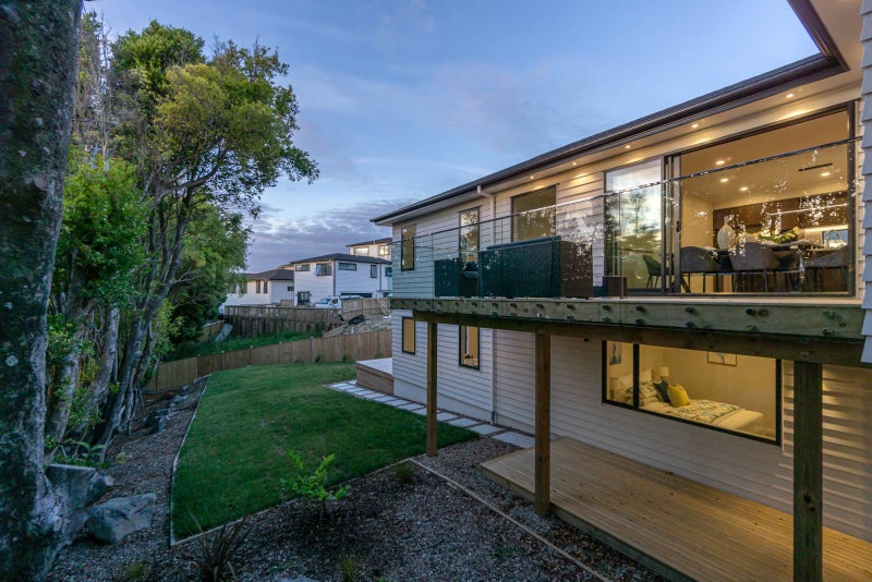 64 Lyttelton Avenue, Forrest Hill, Auckland - Carousel 2
