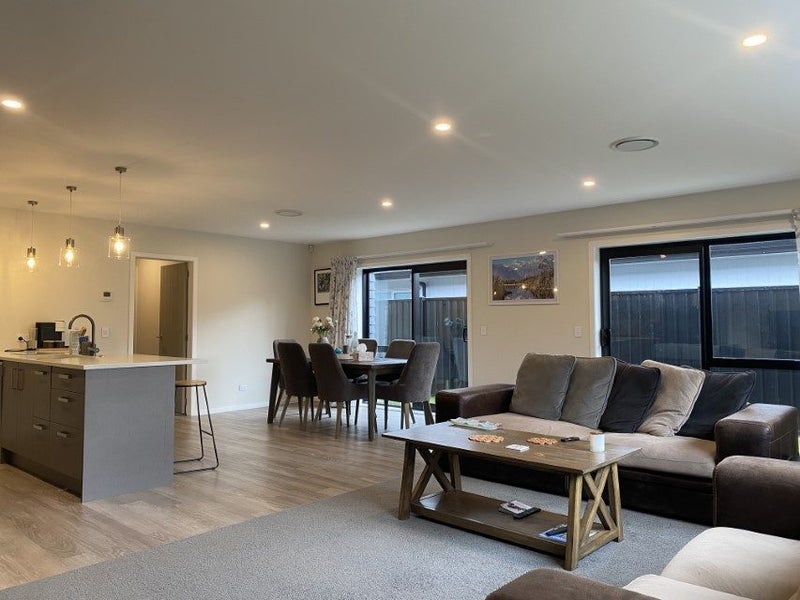 21 Thornbury Lane, Timberlea, Upper Hutt - Carousel 2