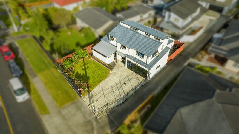 5A Woodside Road, Massey, Auckland - Carousel 34