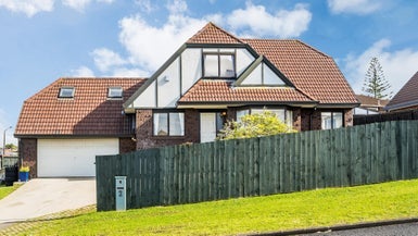 1/2 Citation Way, Botany Downs, Manukau - Carousel 1