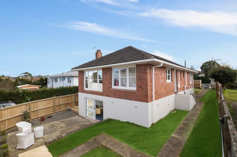 215 Sunnynook Road, Wairau Valley, Auckland - Carousel 1