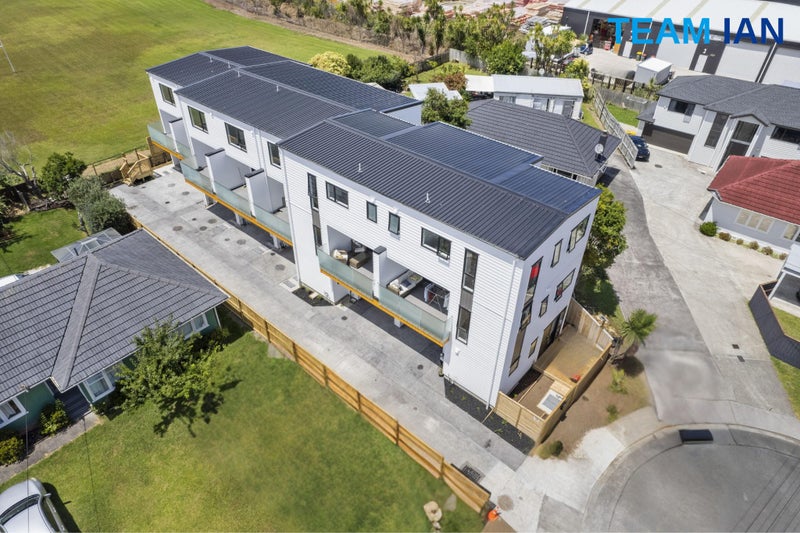 1/68 Smythe Road, Henderson, Auckland - Carousel 1