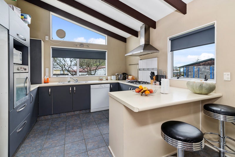 97 Aquarius Drive, Kawaha Point, Rotorua - Carousel 2