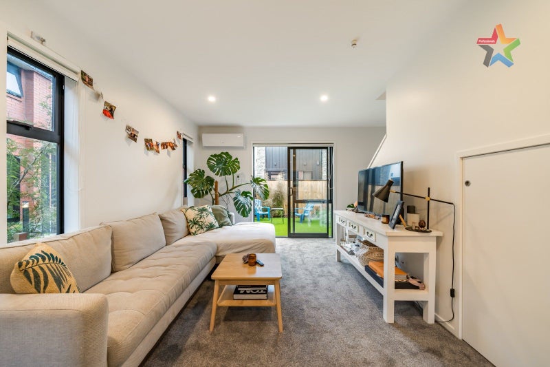 5/3 Milne Crescent, Taita, Lower Hutt - Carousel 2