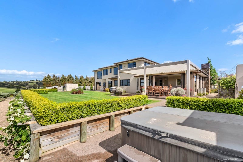 74 Chateau Rise, Flat Bush, Auckland - Carousel 1