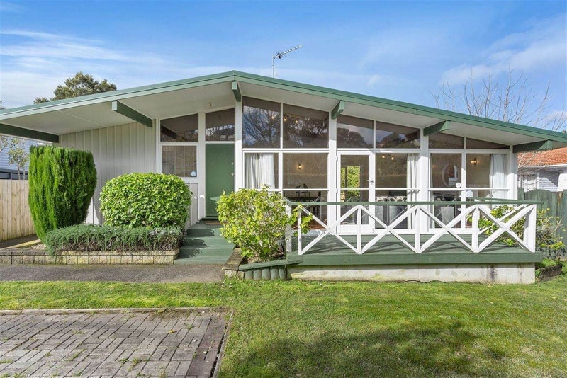 20 Keldale Place, Forrest Hill, Auckland - Carousel 1