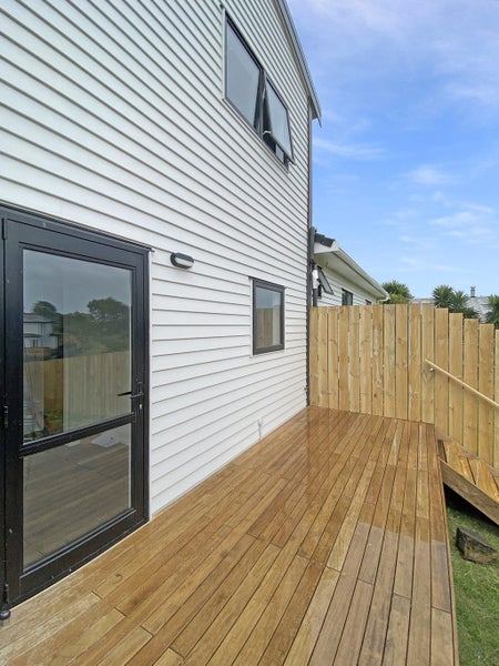 22 Simpson Road, Ranui, Auckland - Carousel 21