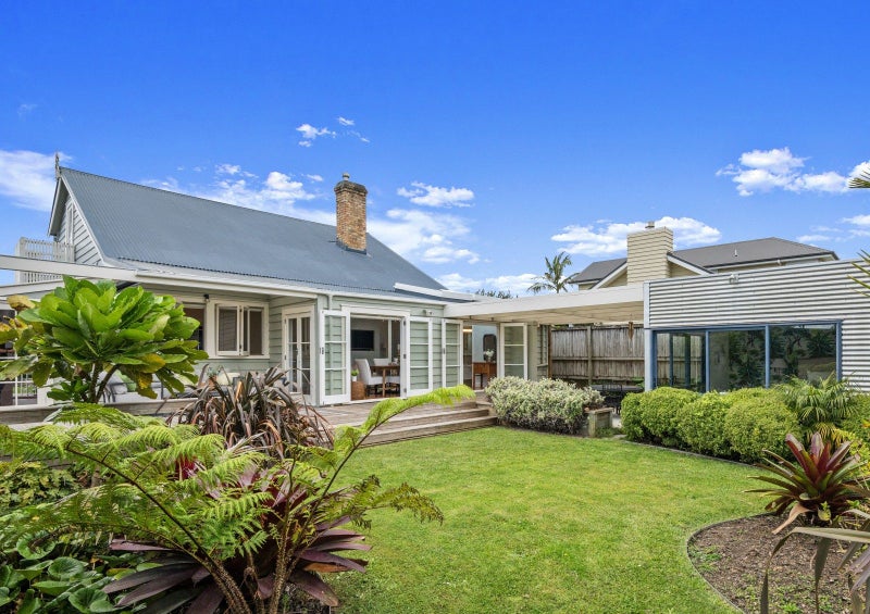 100 Old Mill Road, Westmere, Auckland - Carousel 1