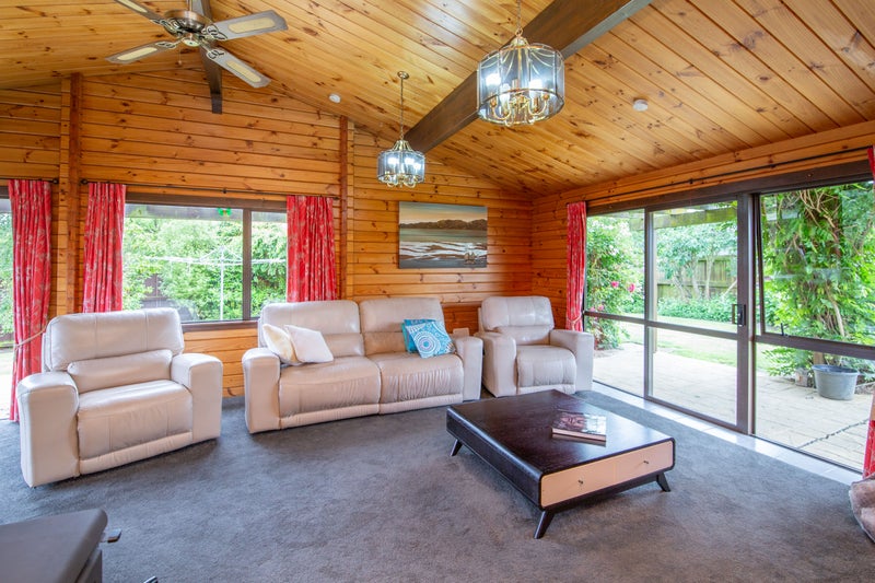 40 Shenley Drive, Belfast, Christchurch - Carousel 1