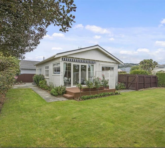 9 Martin Avenue, Beckenham, Christchurch - Carousel 1