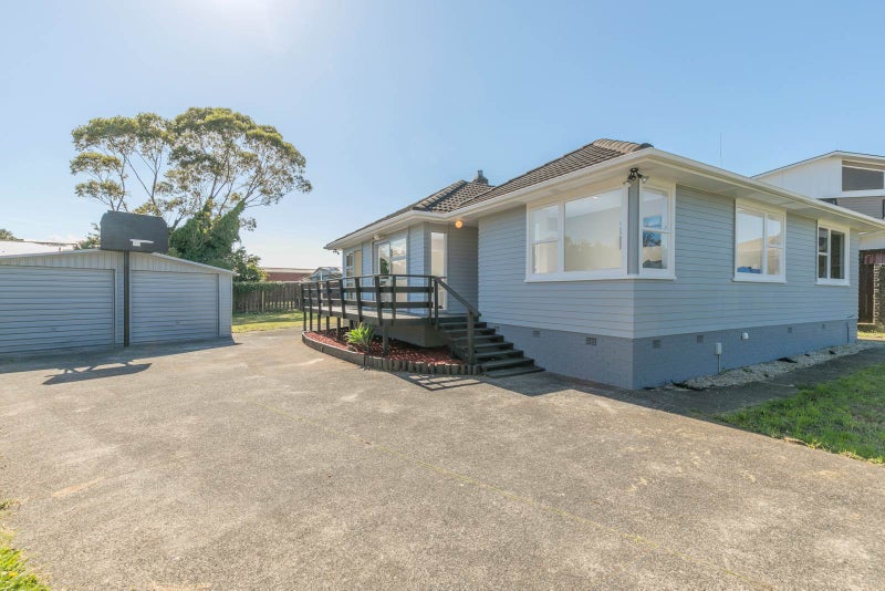 29 Nile Road, Kelston, Auckland - Carousel 2