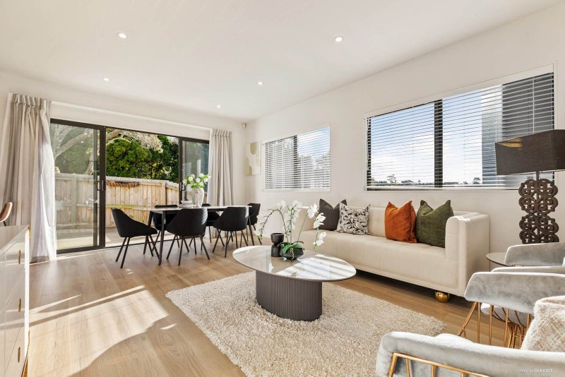 2/71 Sunrise Avenue, Murrays Bay, Auckland - Carousel 1