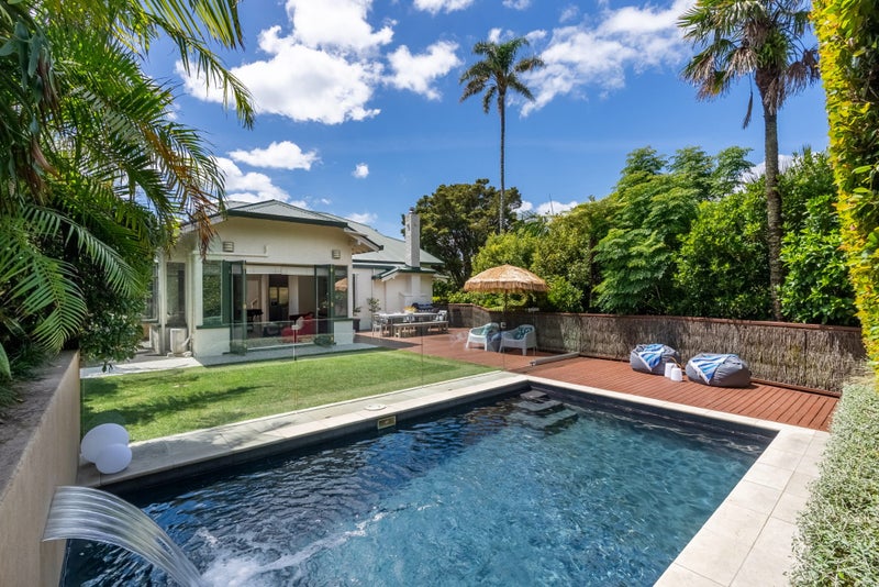 19 Maritime Terrace, Birkenhead, Auckland - Carousel 1