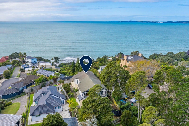 11 Sykes Avenue, Hatfields Beach, Orewa - Carousel 1