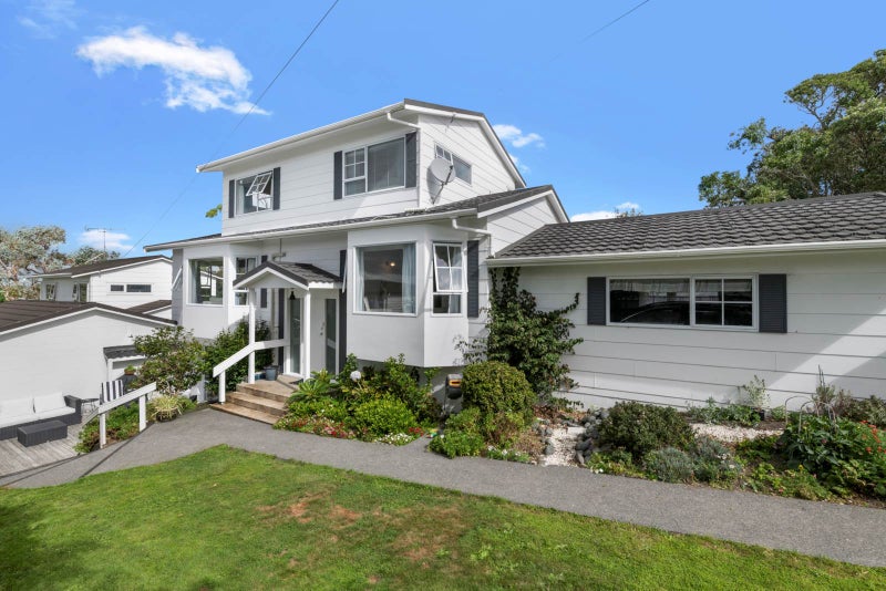 1/25 Deep Creek Road, Waiake, Auckland - Carousel 1