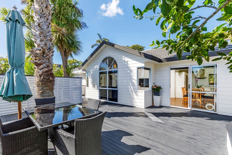 1/60 Glencoe Road, Browns Bay, Auckland - Carousel 2