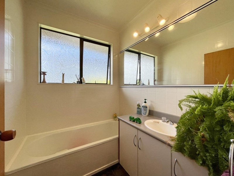 58 Brooklands Road, Brooklands, New Plymouth - Carousel 19