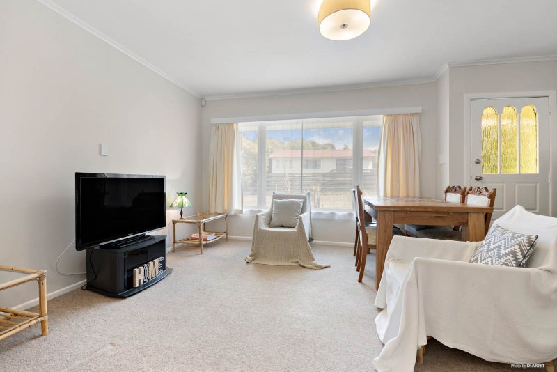 1/23A Becroft Drive, Forrest Hill, Auckland - Carousel 2