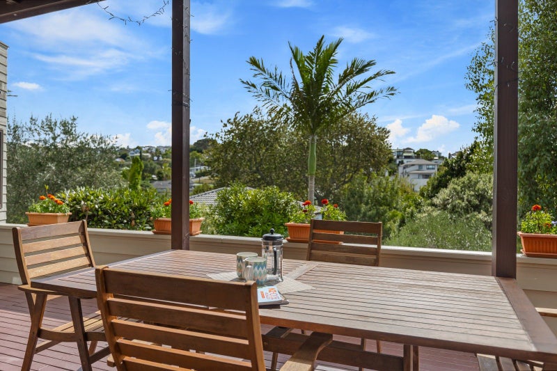 1/33 Penzance Road, Mairangi Bay, Auckland - Carousel 2
