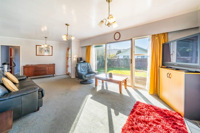 34 Mountbatten Grove, Clouston Park, Upper Hutt - Carousel 2