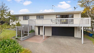 3 Raphael Place, West Harbour, Auckland - Carousel 1