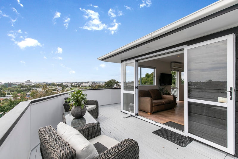 1/0 Konini Road, Greenlane, Auckland - Carousel 1