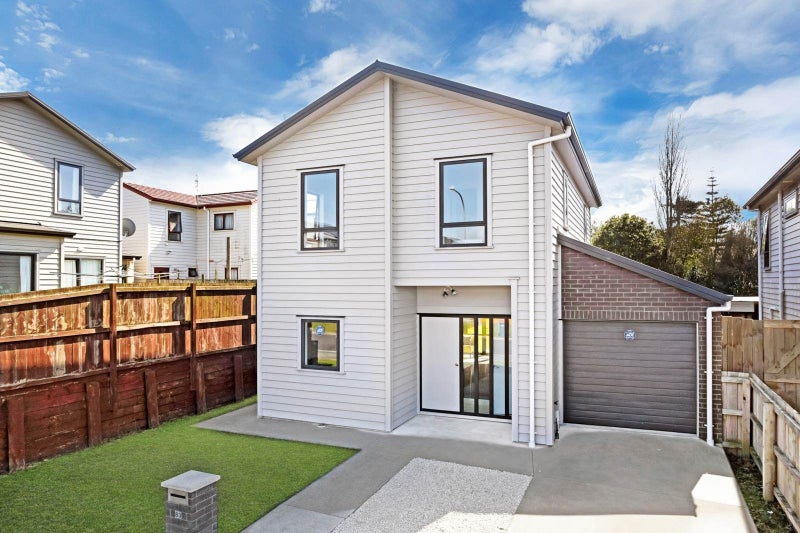 83 Kaimoana Street, Weymouth, Auckland - Carousel 1