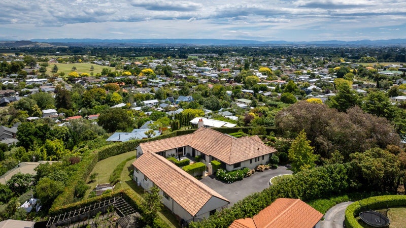 44 Busby Hill, Havelock North, Havelock North - Carousel 2