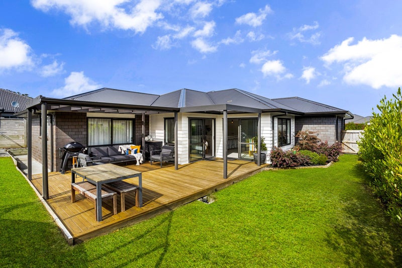 7 Tilly Lane, Huapai, Kumeu - Carousel 1