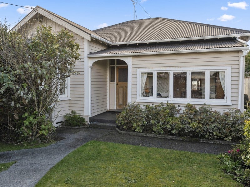 5 Karamu Street, Strandon, New Plymouth - Carousel 2