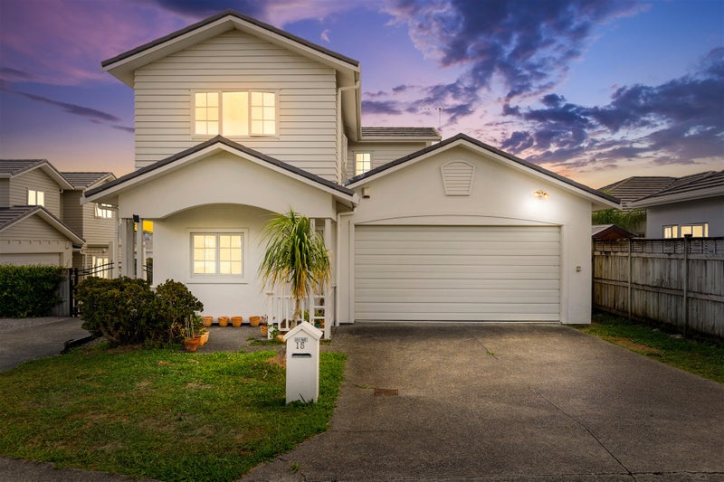 15 Mulvaney Crescent, Henderson, Auckland - Carousel 1