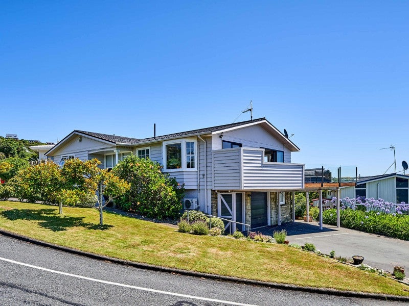 6 Spinnaker Drive, Whitby, Porirua - Carousel 26