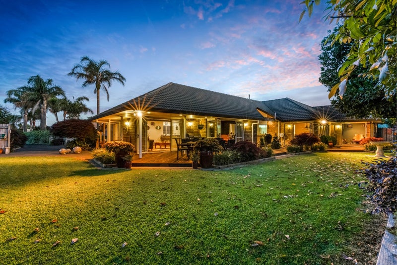 16 Aristoy Close, Conifer Grove, Takanini - Carousel 2