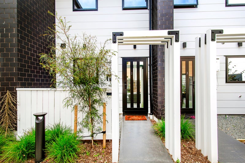 2/4 Collingwood Street, Waterloo, Lower Hutt - Carousel 1