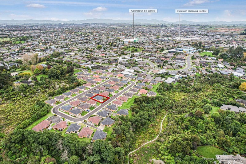 24 Sovereign Isle Lane, Rototuna, Hamilton - Carousel 19