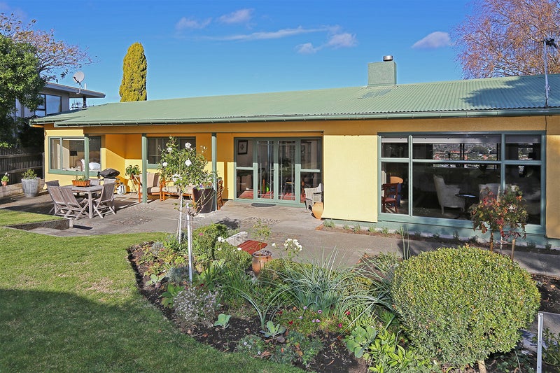 15 Enfield Road, Hospital Hill, Napier - Carousel 20