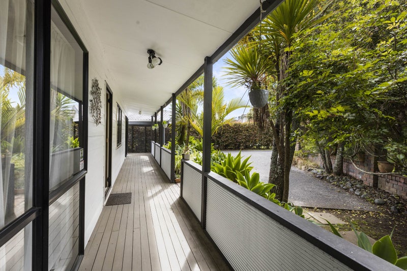 60 Sungrove Rise, Sunnyvale, Auckland - Carousel 2