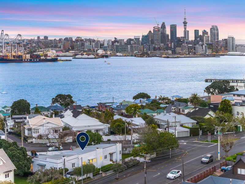 2/27 Calliope Road, Devonport, Auckland - Carousel 2