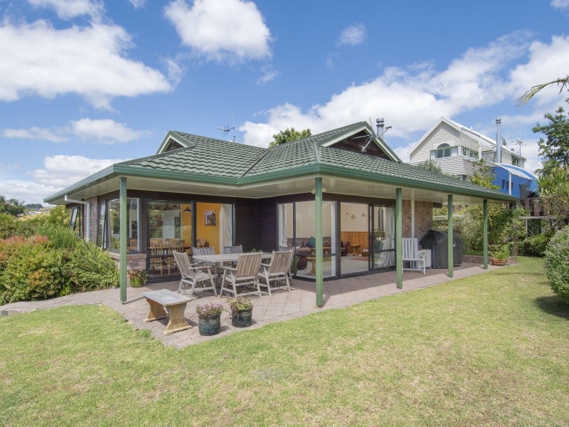 15 James Cook Drive, Welcome Bay, Tauranga - Carousel 2