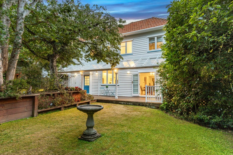 37 Messines Road, Karori, Wellington - Carousel 1
