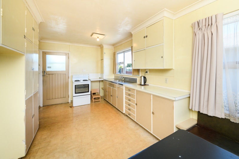 5 Belvedere Crescent, Takaro, Palmerston North - Carousel 2