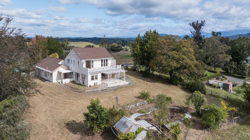 43 School Road, Upper Moutere - Carousel 1