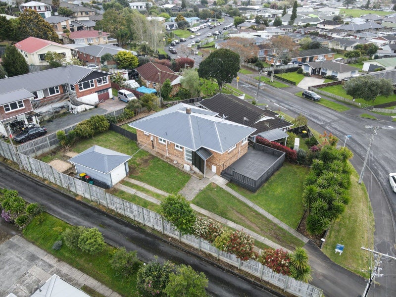 49 Livingstone Avenue, Nawton, Hamilton - Carousel 2
