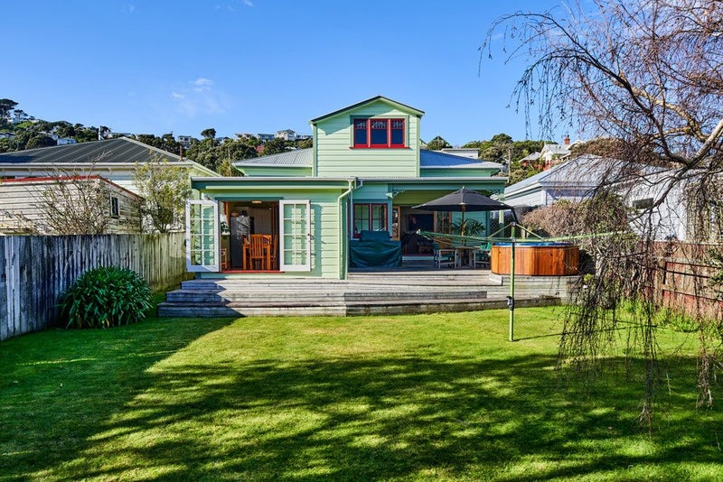 126 Clyde Street, Island Bay, Wellington - Carousel 2
